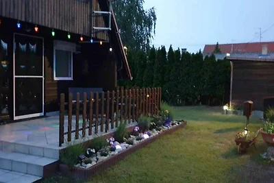 Ferienhaus mit Gartendusche und Gartenpavilon