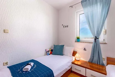 Ferienwohnung mit Balkon und Klimaanlage