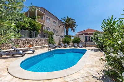 Villa erste Reihe zum Meer mit Pool