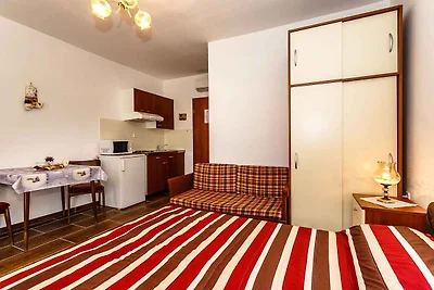 Studio mit Balkon und Klimaanlage