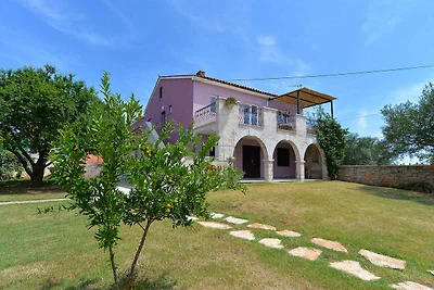 Villa mit Pool und Klimaanlage