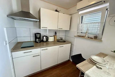 Studio modern mit Balkon