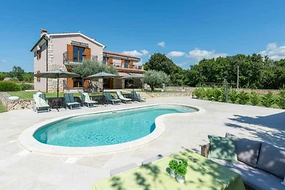 Villa mit Klimaanlage und Pool