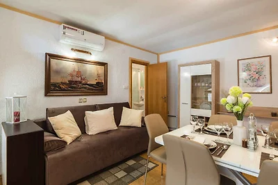 Ferienhaus mit Swimmingpool, Terrasse und