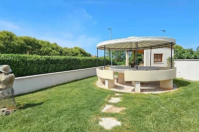 Ferienwohnung mit schön dekorierter Terrasse 