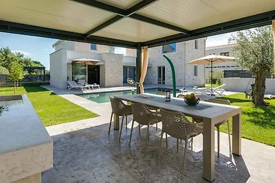 Villa mit Klimaanlage und Pool