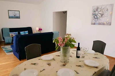 Appartamento Vacanza con famiglia Pirovac