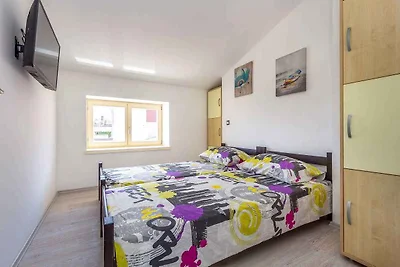 Ferienhaus mit Pool und Klimaanlage