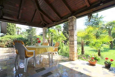 Bungalow mit schönem Garten und Klimaanlage
