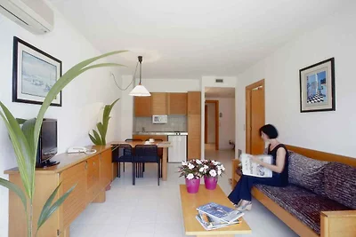 Studio mit Balkon, Klimaanlage und Internet
