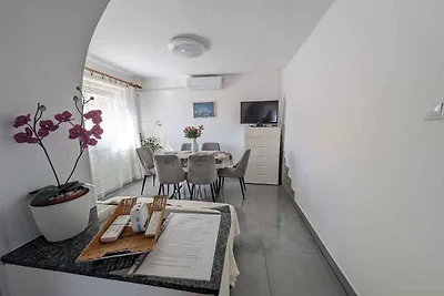 Ferienwohnung mit WLAN, Grill und Klimaanlage