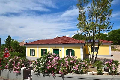 Ferienhaus mit Hof, klimatisiert