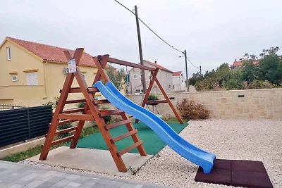 Moderne Unterkunft mit Privatpool in