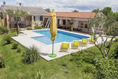 Ferienhaus mit Pool in der nähe vom Krka