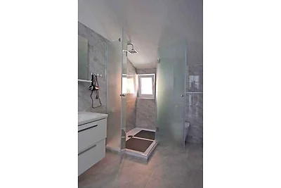 Studio mit Klimaanlage und Balkon