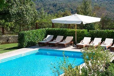 Villa mit Aussenpool