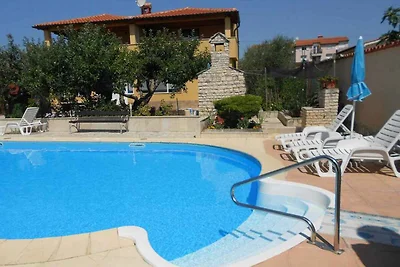 Ferienwohnung mit Pool und Klimaanlage