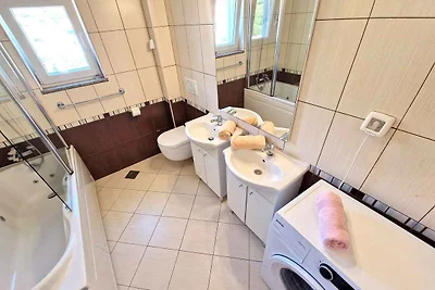 Ferienwohnung modern eingerichtet, mit Klimaa