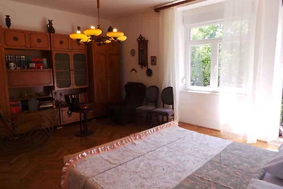 Ferienwohnung mit Balkon und Grillmöglichkeit