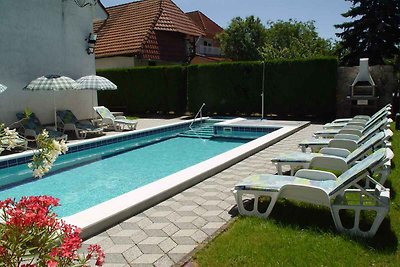 Ferienhaus mit Aussenpool und Klimaanlage