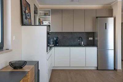 Luxusvilla mit Pool und Strandnähe im ruhigen