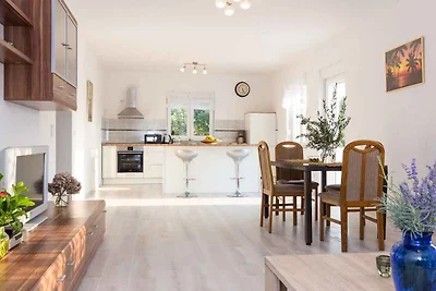 Ferienwohnung mit Terrasse und Meerblick