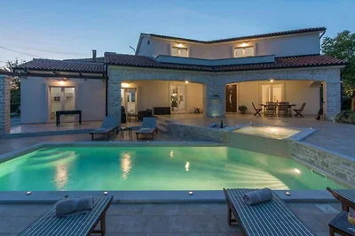 Villa mit Klimaanlage und Pool