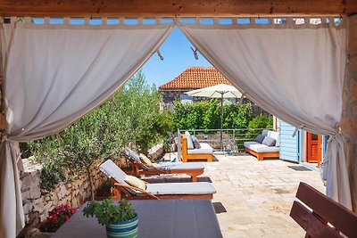 Villa mit Meerblick und Pool