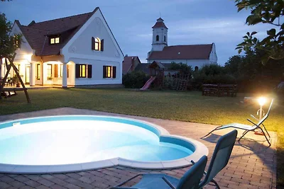 Ferienhaus mit Pool und Klimaanlage