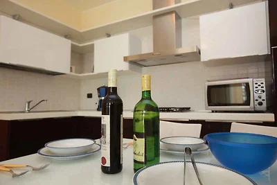 Ferienwohnung mit Terrasse und Klimaanage