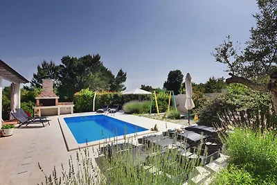 Villa mit Klimaanlage und Pool