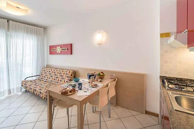 Hotelapartment mit Klimaanlage und Balkon