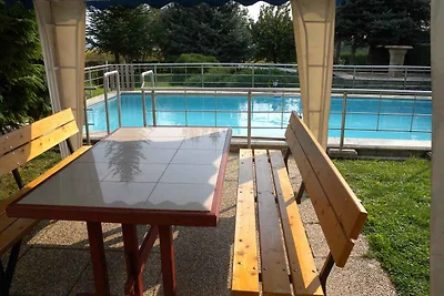 Ferienwohnung mit Pavillon und Pool