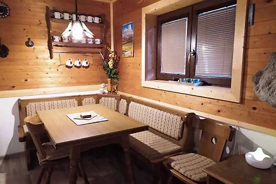 Ferienhaus mit Kamin in Seenähe