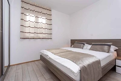 Ferienwohnung mit Klimaanlage und Terrasse