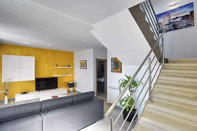 Ferienhaus mit Pool und Klimaanlage