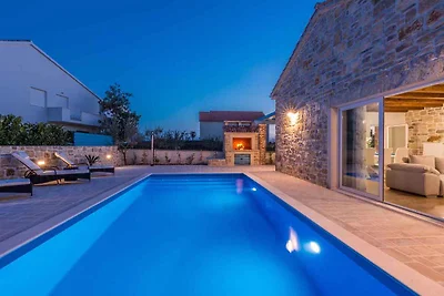 Villa mit Pool, Klima und Grill
