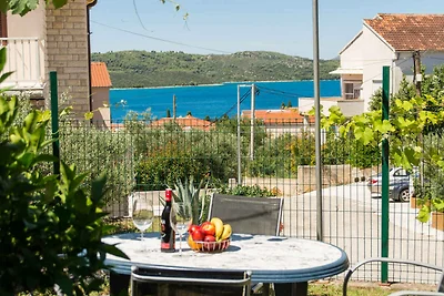 Ferienwohnung mit Garten und Klimaanlage