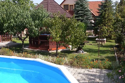 Ferienhaus mit Aussenpool und Klimaanlage
