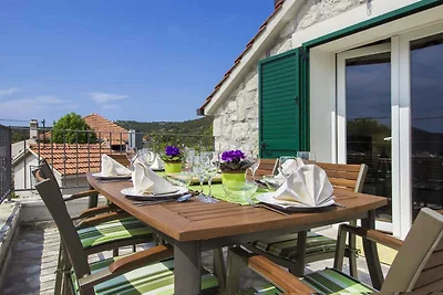 Ferienhaus mit Pool und Grill