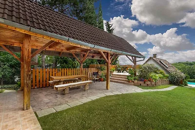 Ferienhaus mit Pool, WLAN, Geschirrspüler