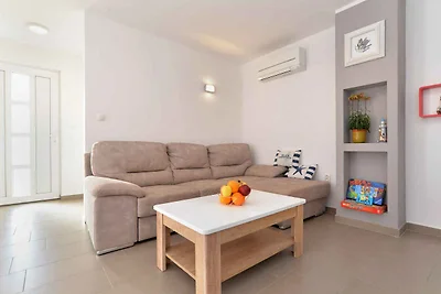 Ferienhaus mit Pool und Klimaanlage