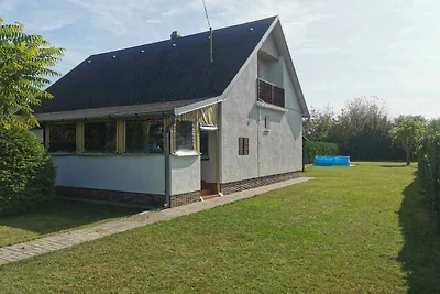 Ferienhaus mit Pool, WLAN und Klimaanlage