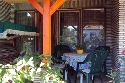 Ferienhaus mit Color-SAT-TV und Mikrowelle