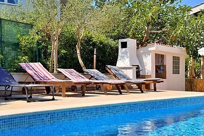 Ferienwohnung mit Pool und Grill zur gemeinsa