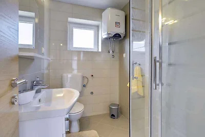 Ferienwohnung mit Klimaanlage, Balkon und