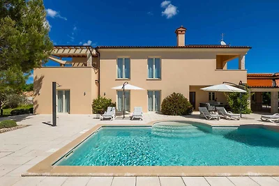Villa mit Pool, Klimaanlage, Fitness und