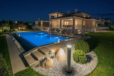 FerienHaus mit Klimaanlage und Aussenpool