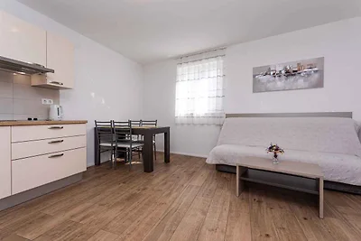 Ferienwohnung mit Balkon und Klimaanlage