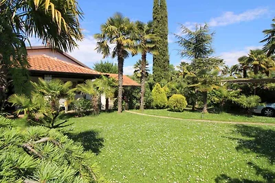 Bungalow mit schönem Garten und Klimaanlage